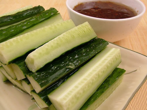 大肚腩怎么样减掉：推荐十大蔬果夏季快速减大肚腩