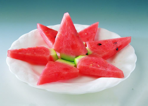 大肚腩怎么样减掉：推荐十大蔬果夏季快速减大肚腩