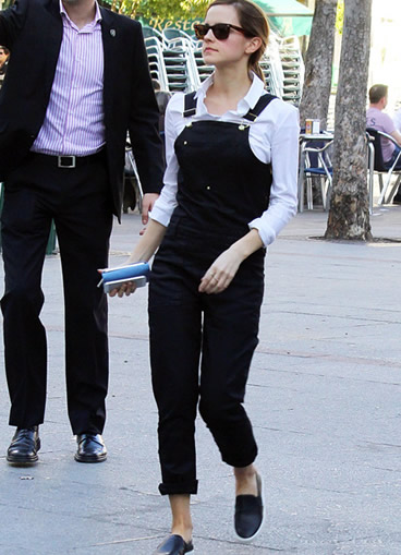 牛仔背带裤搭配:达人教你8种好看的牛仔背带裤搭配 牛仔背带裤搭配:达人教你8种好看的牛仔背带裤搭配