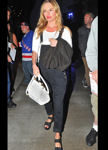 牛仔背带裤搭配:达人教你8种好看的牛仔背带裤搭配 牛仔背带裤搭配:达人教你8种好看的牛仔背带裤搭配