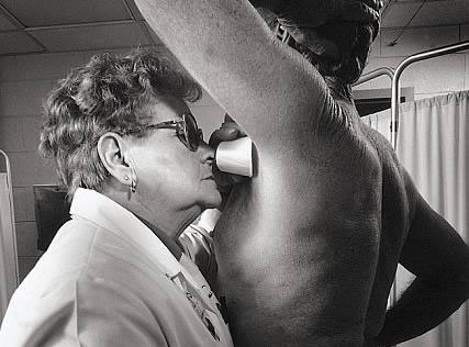 世界上最奇特的10种奇葩职业：你知道几个？