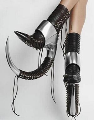 十大最奇葩的高跟鞋：10双高跟鞋史上最恐怖最奇葩