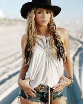 欧美牛仔短裤搭配：喜欢穿牛仔短裤十大欧美女星