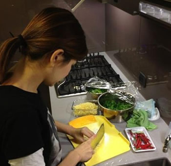 娱乐圈十大最会做饭女星：个个都很厉害（图）