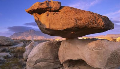 世界上最疯狂的十大平衡石：屹立百年不倒（组图）