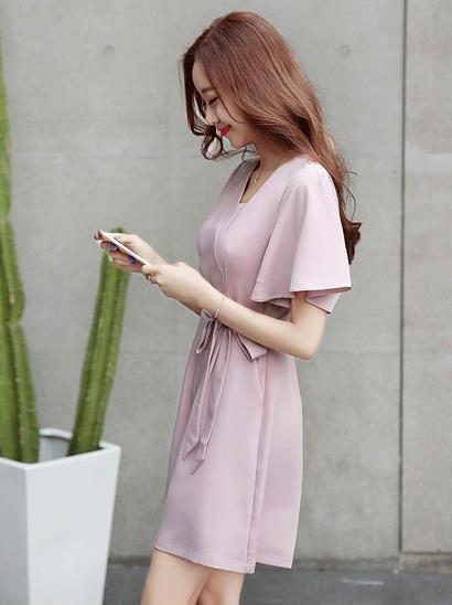 高腰休闲连体裤2017新款图片：连体裤穿出甜美范