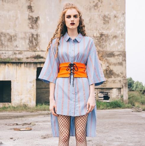 短裤怎么搭配圆领T恤：6种T恤搭配玩转多彩夏日 