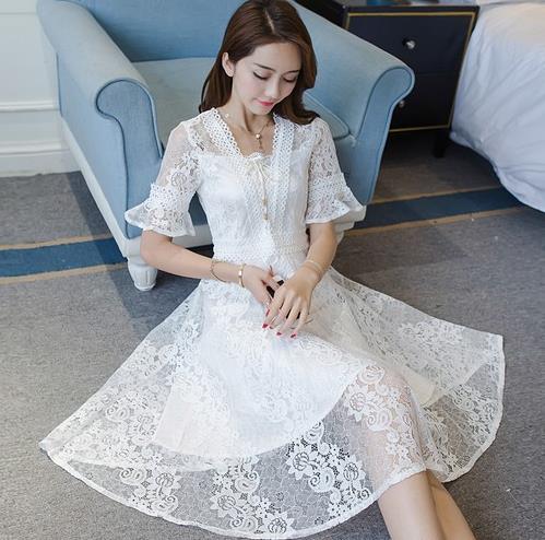 白色连衣裙怎么搭配好看：教你玩转青春俏皮