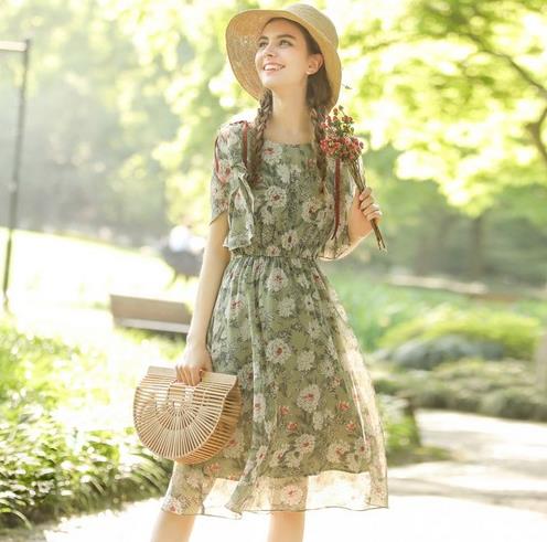 印花连衣裙适合什么人:6款搭配不同风格(图 印花连衣裙适合什么人:6款搭配不同风格(图