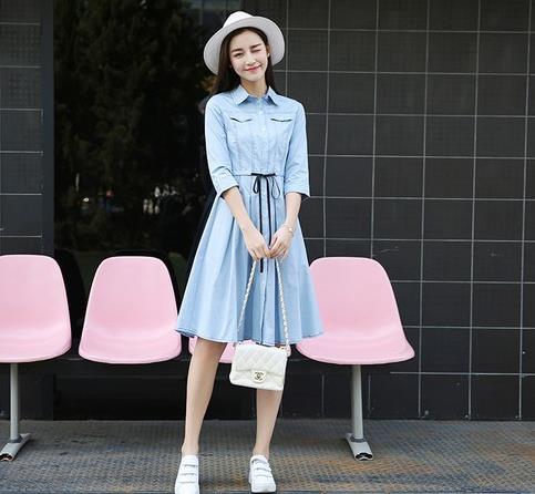 刺绣衬衫裙怎么搭配最时髦：衬衫裙让夏季多姿多彩