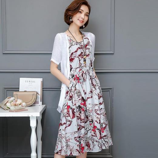 胖MM连衣裙搭配：修身又减龄连衣裙推荐