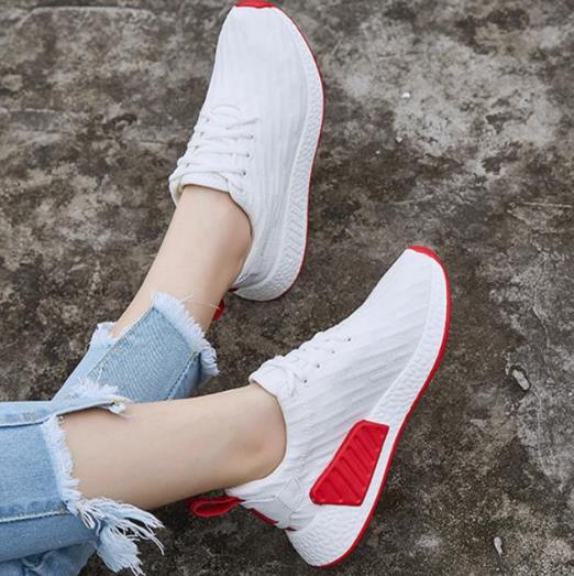 小个子女生穿增高运动鞋推荐图片：运动鞋百搭又时尚