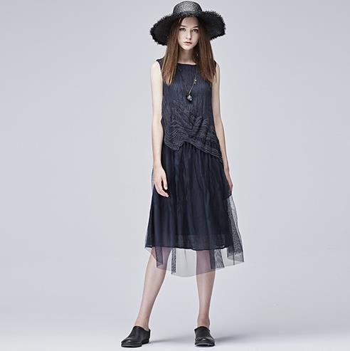 无袖连衣裙怎么搭配：6款搭配让美女变得更美丽