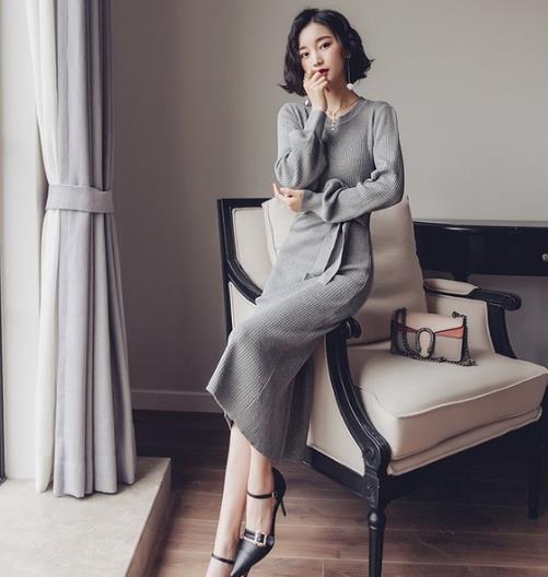 灯笼袖纯色针织连衣裙怎么搭配外套:时尚优雅(图) 灯笼袖纯色针织连衣裙怎么搭配外套:时尚优雅(图)