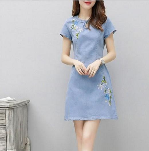 今年早秋新款连衣裙：女士连衣裙优雅还减龄（图）