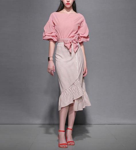 高跟凉鞋搭配短袖上衣包臀裙套:显高显瘦推荐(图) 高跟凉鞋搭配短袖上衣包臀裙套:显高显瘦推荐(图)