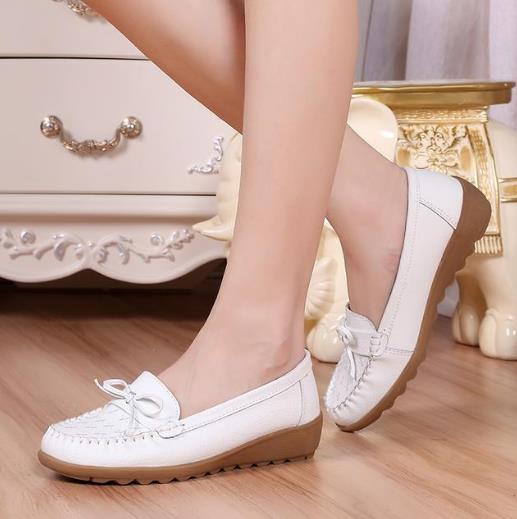 中老年真皮尖头水钻单鞋：舒适时髦又实惠（图)