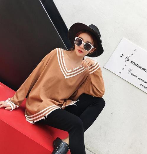 5款时尚亮眼的拼色针织衫搭配:打造性感迷人(图) 5款时尚亮眼的拼色针织衫搭配:打造性感迷人(图)