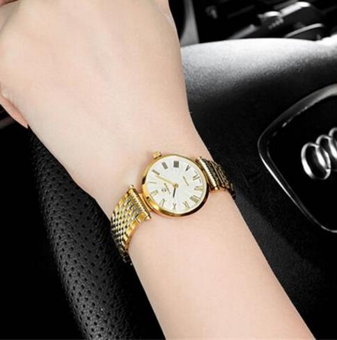 精美时尚的女士绑带女表：做有格调的女人（图）