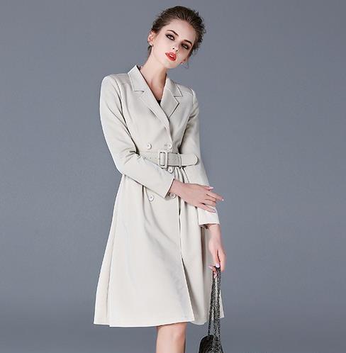 背心裙搭配水洗短款牛仔外套：青春乖巧甜美风（图）