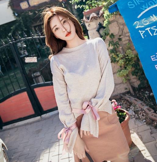 系带喇叭袖T恤怎么搭配下装：5款彰显秋日青春活力