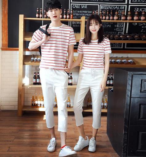 短袖t恤 连衣裙情侣装搭配:轻松勾勒完美曲线(图) 短袖t恤 连衣裙情侣装搭配:轻松勾勒完美曲线(图)