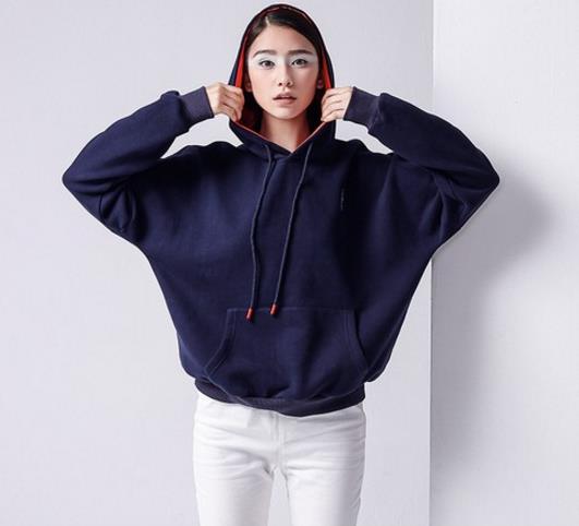 连帽宽松卫衣这样搭配显瘦：时尚显瘦卫衣分享（图）