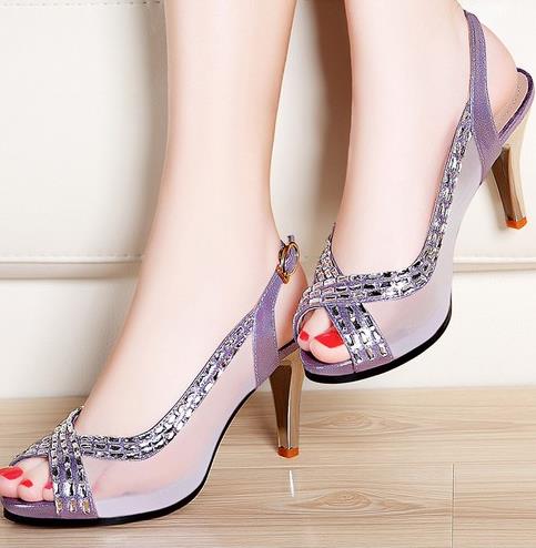 羊皮细高跟单鞋的多种搭配：5款单鞋彰显大长腿（图）