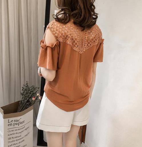 镂空七分袖蕾丝衫怎么搭配下装：简约时尚分享（图）