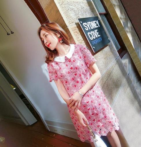 这几款网纱气质喇叭袖连衣裙:高端优雅又减龄(图) 这几款网纱气质喇叭袖连衣裙:高端优雅又减龄(图)