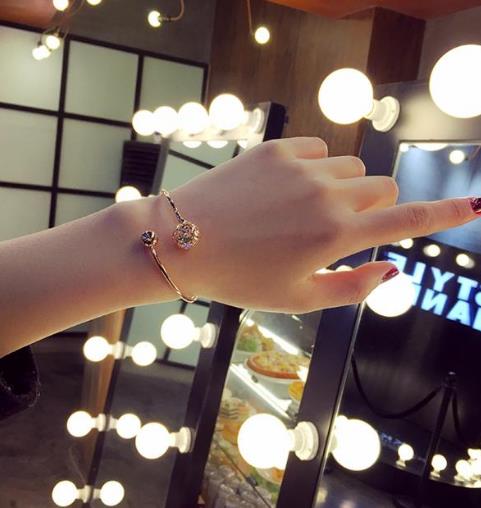 小清新时尚唯美手链搭配：简约时尚手链推荐（图）