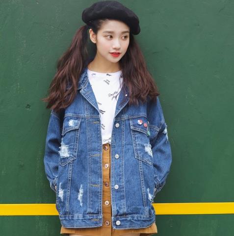 T恤怎么搭配刺绣上衣才好看：5款搭出青春学院风