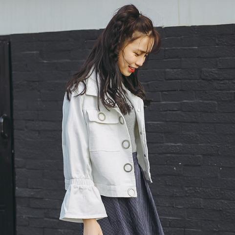 T恤怎么搭配刺绣上衣才好看：5款搭出青春学院风