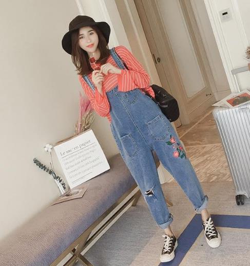 初秋正流行的浅色系牛仔裤:时髦显瘦很百搭(图) 初秋正流行的浅色系牛仔裤:时髦显瘦很百搭(图)