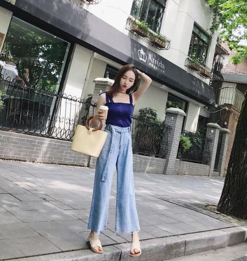 初秋正流行的浅色系牛仔裤：时髦显瘦很百搭（图）