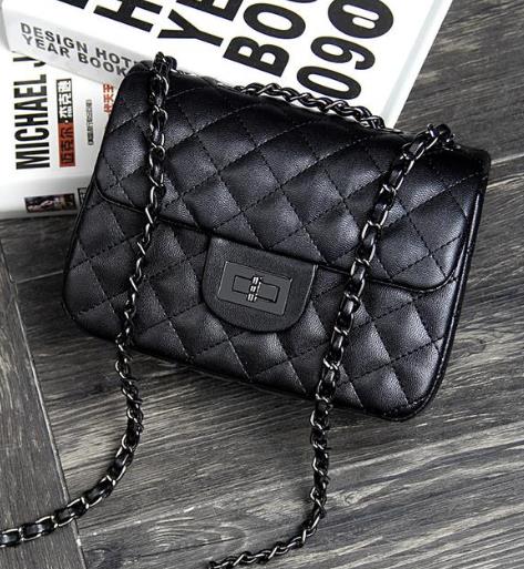 真皮方包菱格链条包搭配：增添时尚潮流气息（图）