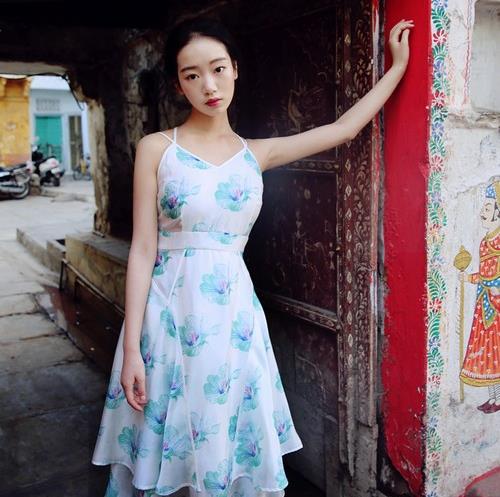 印花吊带连衣裙2017：性感优雅连衣裙分享（图）