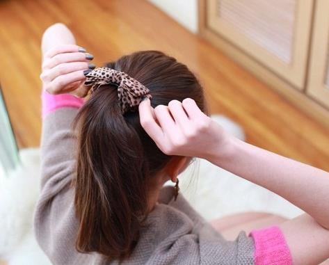 明星同款珍珠发带搭配：彰显女性温柔温婉（图）