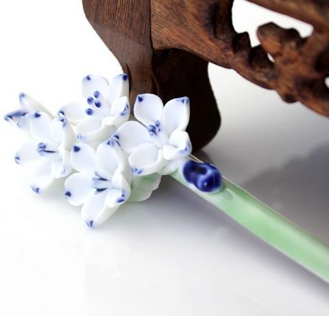 明星同款珍珠发带搭配：彰显女性温柔温婉（图）