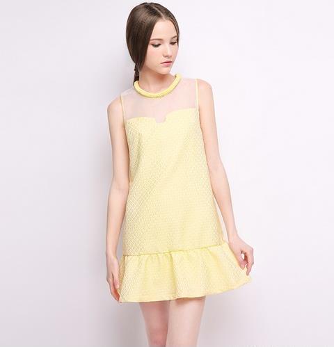 松糕鞋搭配无袖雪纺抽绳长裙：5款打造秋日小清新