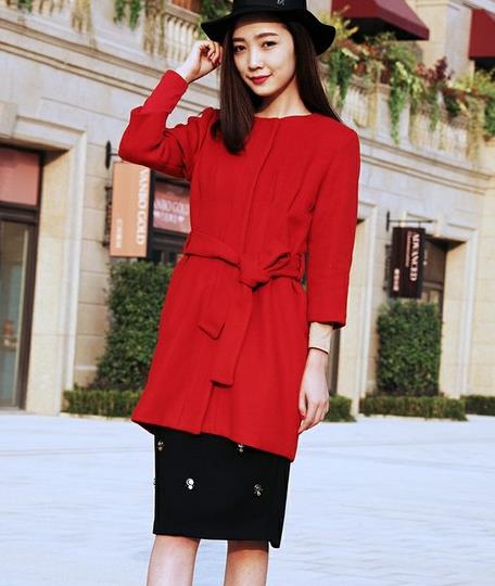 2017秋款白色毛呢大衣搭配:女装新款大衣推荐(图) 2017秋款白色毛呢大衣搭配:女装新款大衣推荐(图)