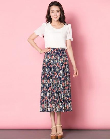 小个子怎么搭配高腰印花百褶裙：5款凸显大长腿（图）