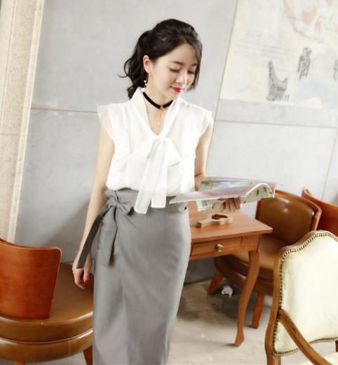 这几款系带荷叶领衬衫搭配：穿出个性时尚（图）
