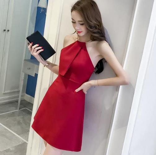 今夏超火的碎花雪纺连衣裙：显高显瘦连衣裙推荐