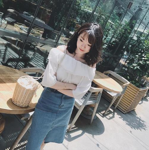 牛仔半身A字摆短裙怎么搭配上衣:5款展现优美身材 牛仔半身A字摆短裙怎么搭配上衣:5款展现优美身材