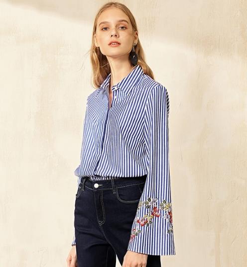 露肩条纹衬衫怎么搭配裙装:5款彰显成熟性感范 露肩条纹衬衫怎么搭配裙装:5款彰显成熟性感范