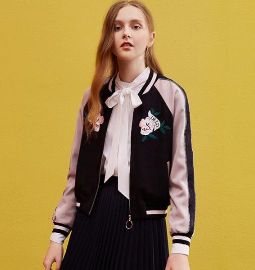 今年流行这5款刺绣圆领上衣：小香风气质十足(图）