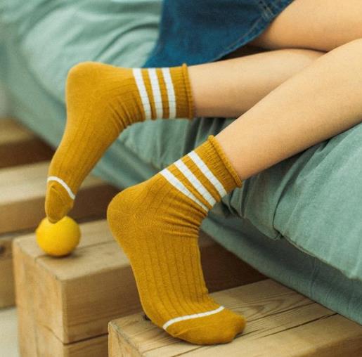 学院风纯棉堆堆袜怎么搭配鞋子:增加文艺感(图) 学院风纯棉堆堆袜怎么搭配鞋子:增加文艺感(图)