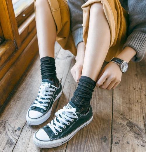 学院风纯棉堆堆袜怎么搭配鞋子:增加文艺感(图) 学院风纯棉堆堆袜怎么搭配鞋子:增加文艺感(图)