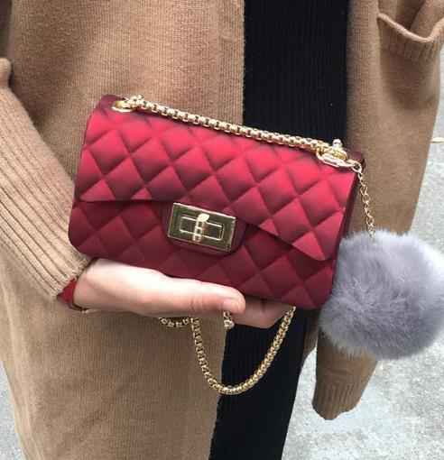 明星同款时尚百搭单肩斜挎包：时尚感十足（图）